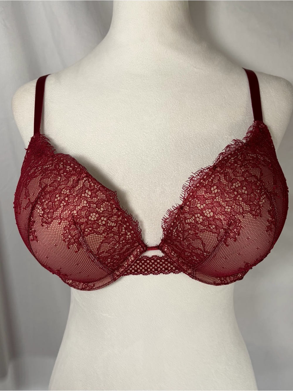 Victoria’s Secret Bombshell Plunge Bra Maroon Lace with Sheer back Size 36C